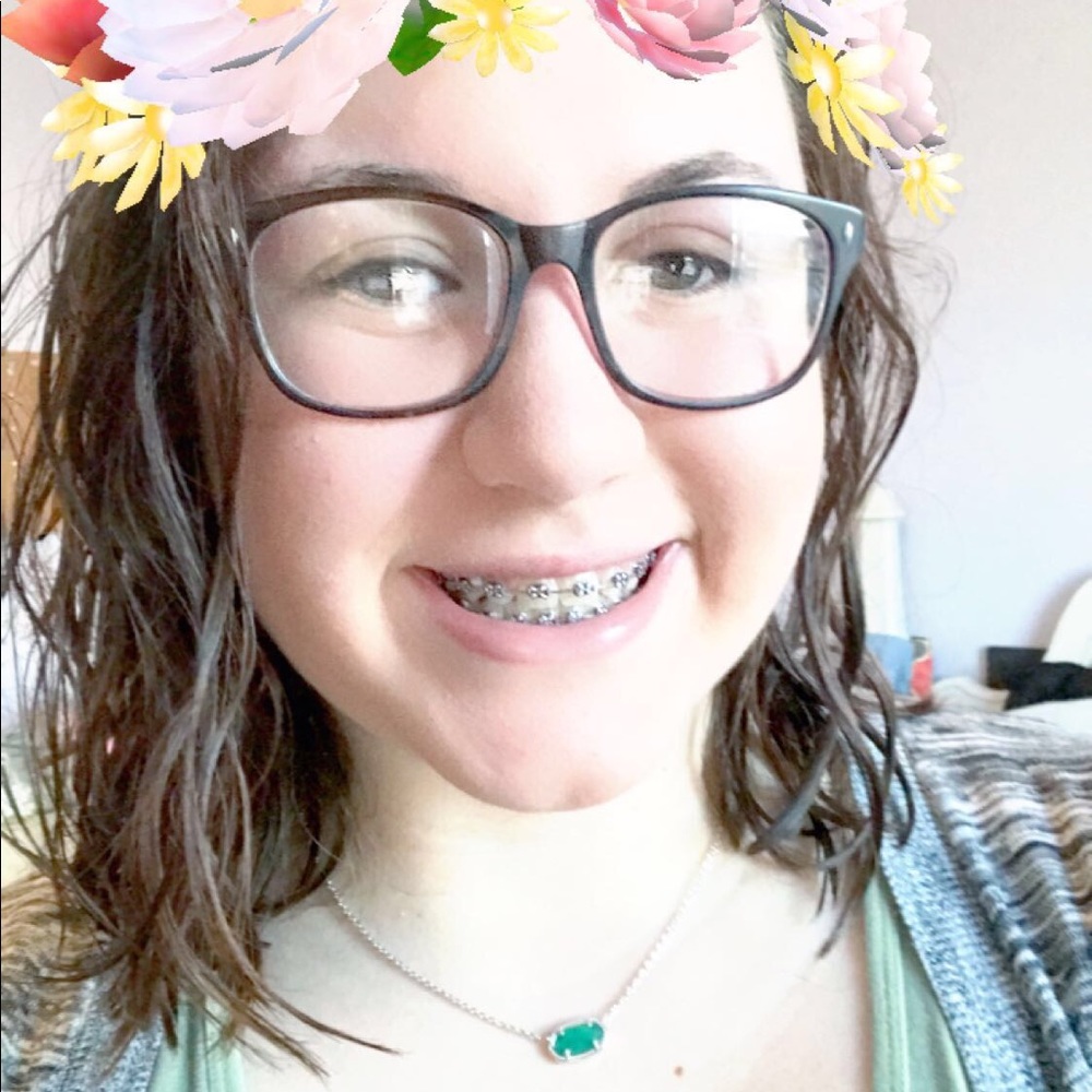 Meet your Posher, Avery